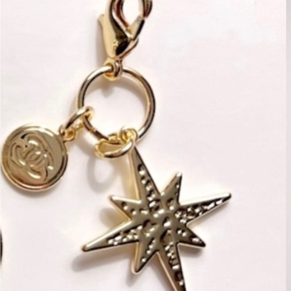 New CHANEL Limited Edition Double Star Charm and Round CC with Clasp - Picture 8 of 11